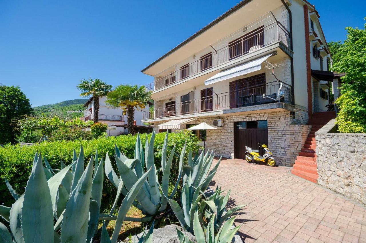 Apartments Zeljko Lovran Exterior photo